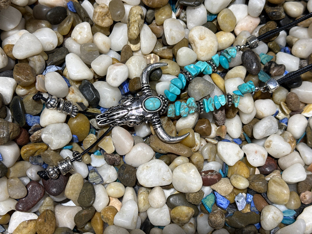 Retro Distressed Inlaid Turquoise Bull Head Pendant Rope Necklace