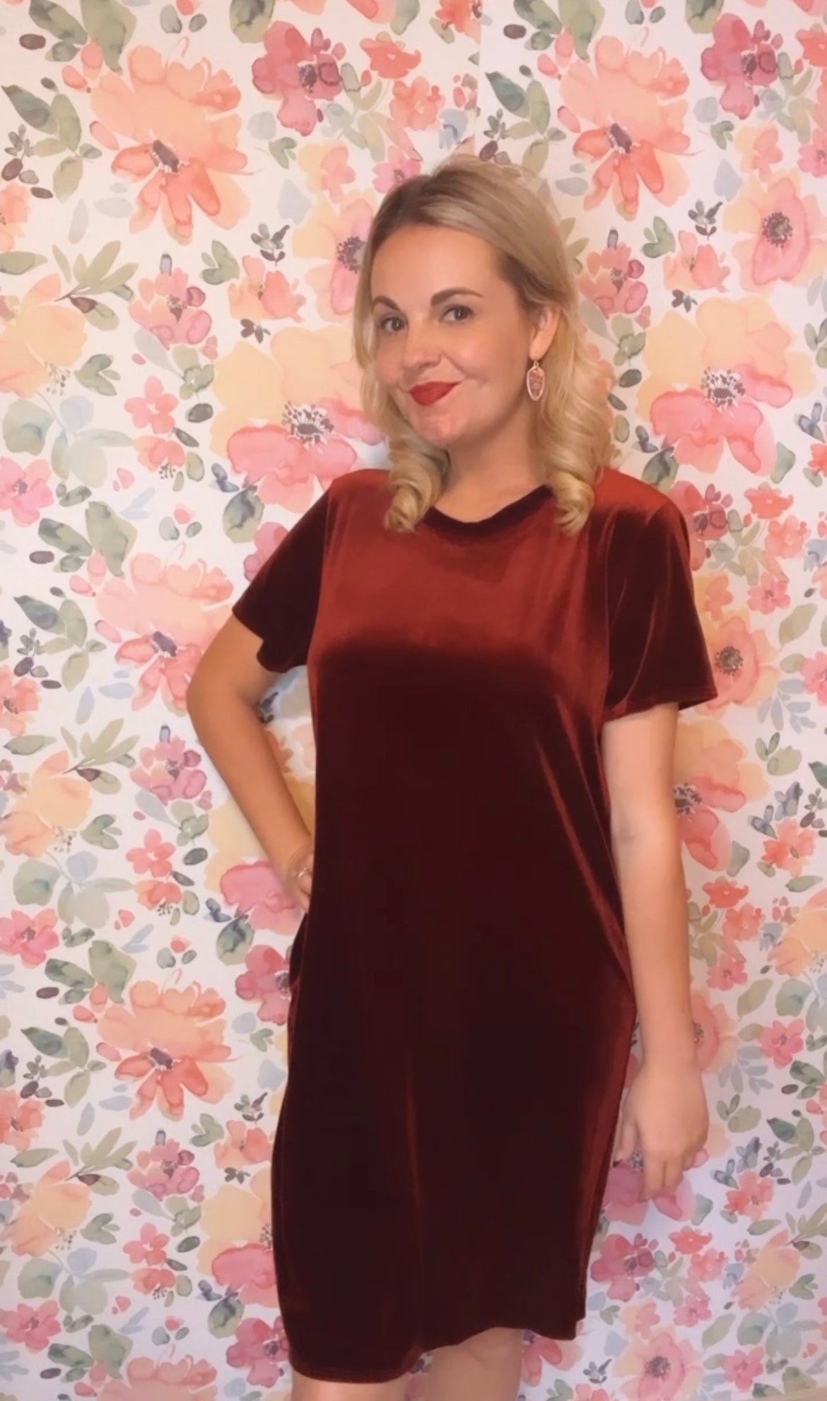 Velvet Short Sleeve Tunic Dress- Burgundy — Salon 209